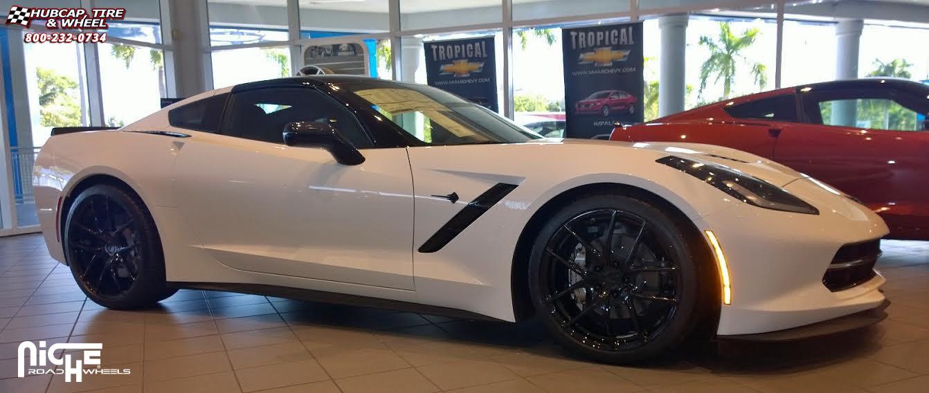 vehicle gallery/chevrolet corvette niche targa  Gloss Black wheels and rims
